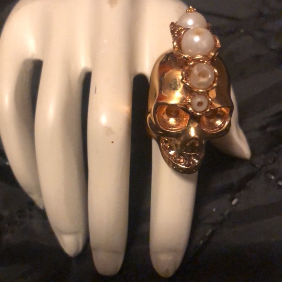 ‼️NEW INVENTORY‼️VINTAGE‼️Alexander McQueen Size 13 Gold Large Ring - Picture 3 of 5